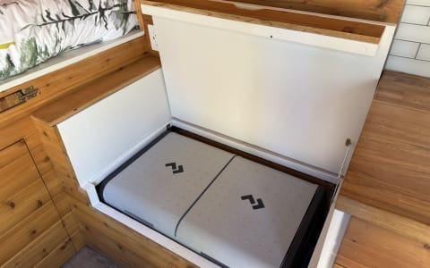 van Beethoven: Relaxing Boho vibes, seats 3