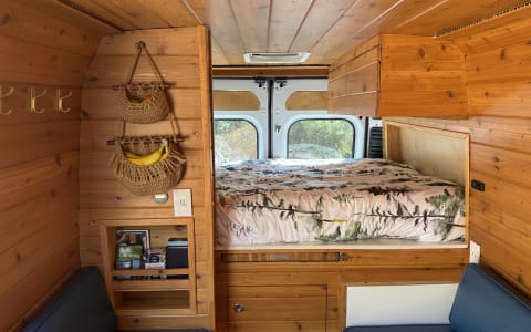van Beethoven: Relaxing Boho vibes, seats 3