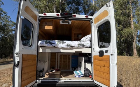 van Beethoven: Relaxing Boho vibes, seats 3