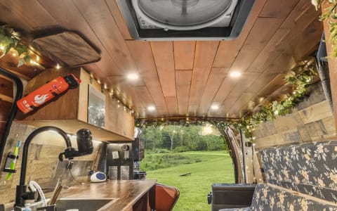 Compact Adventure Van – Drive, Park, Sleep Anywher