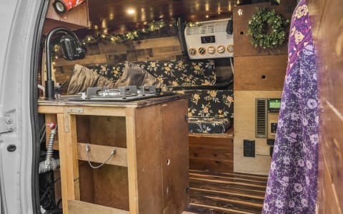 Compact Adventure Van – Drive, Park, Sleep Anywher