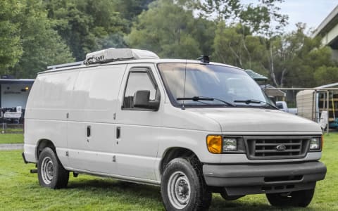 Compact Adventure Van – Drive, Park, Sleep Anywher