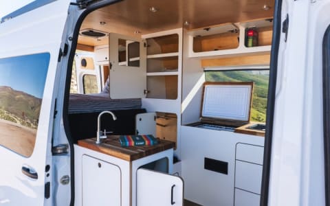 VANCRAFT ROVER 23