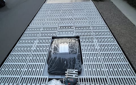 New, bright, clean, custom camper. Roof deck! Benc