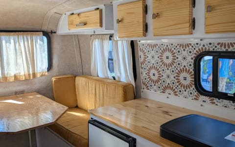 Adorable 16' Scamp layout 4 trail Fully Renovated
