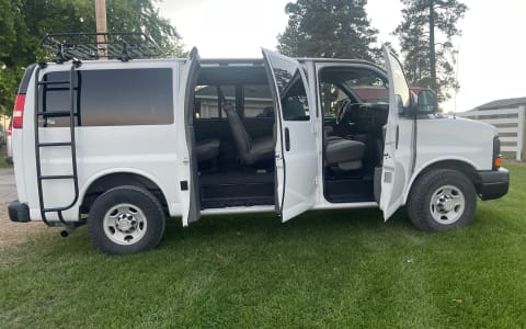 Flathead Valley 12 Passenger Van 'The Avalanche' w