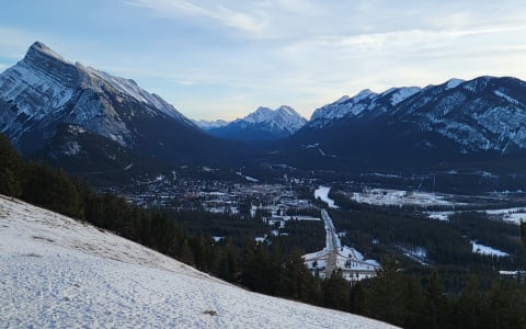 VANessa - 15 min from airport! Winter Ready, Starl
