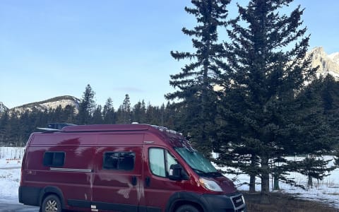 VANessa - 15 min from airport! Winter Ready, Starl