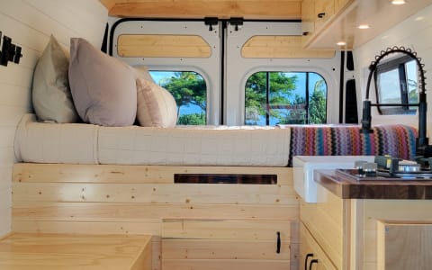 BALI! THE 2021 OFF-GRID PROMASTER CONVERSION ●SLEE