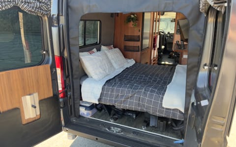 ROADTREK - full hookups, indoor shower, flushable ROADTREK - full hookups, indoor shower, flushable