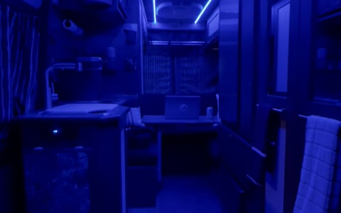 ROADTREK - full hookups, indoor shower, flushable ROADTREK - full hookups, indoor shower, flushable