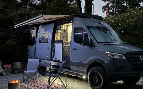Stellamobile - 2022 Winnebago Revel 4x4 with Starl