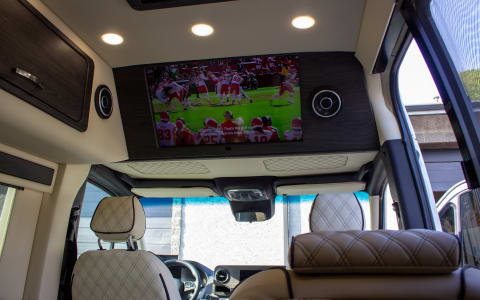 Entourage Elite: Your Ultimate Road Trip Companion