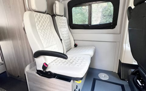 Let your adventure begin... / Solis 59XP Sleeps 4 Let your adventure begin... / Solis 59XP Sleeps 4