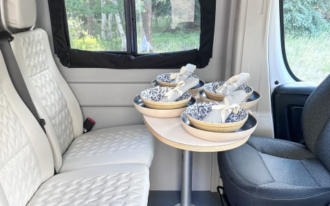 Let your adventure begin... / Solis 59XP Sleeps 4 Let your adventure begin... / Solis 59XP Sleeps 4