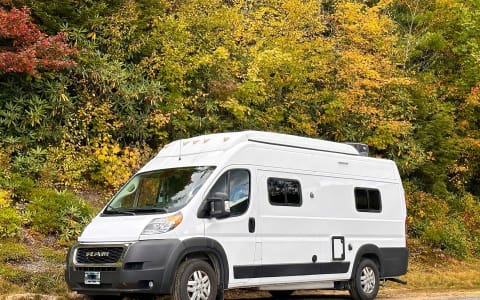Let your adventure begin... / Solis 59XP Sleeps 4 Let your adventure begin... / Solis 59XP Sleeps 4