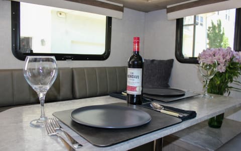 Discounted Season Rate! Perfect Couple's Getaway! 