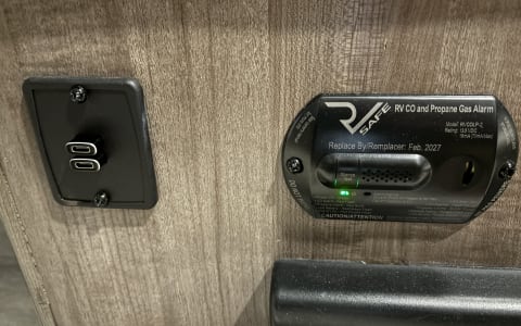 Pristine Popup (2022 Rockwood Freedom 1640LTD)
