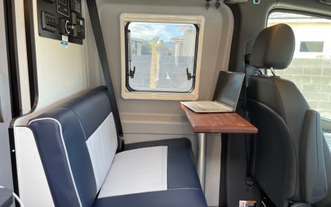 2023 Winnebago Revel 4X4 Diesel OFF RD8