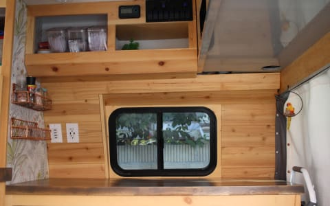 Susan .... 2003 Ford E350 7.3 Diesel