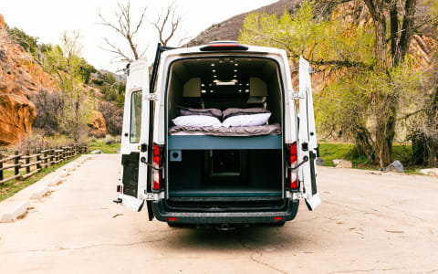 Atlas the 2018 Ford Transit 250 RWD