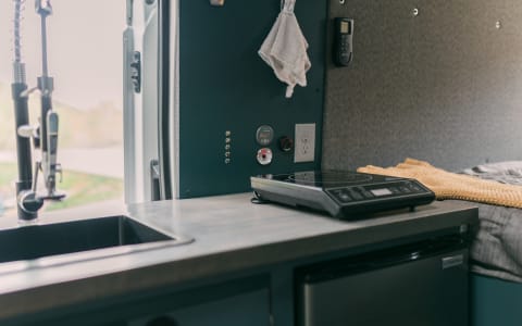Atlas the 2018 Ford Transit 250 RWD