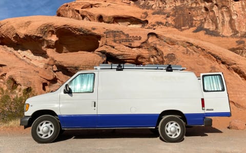 Daisy Mae Camper Van | 2001 Econoline E-250 | Unli