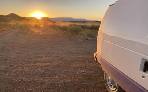 Daisy Mae Camper Van | 2001 Econoline E-250 | Unli