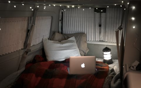 Elsa - Volkswagen Eurovan Full Camper - NO PREP FE