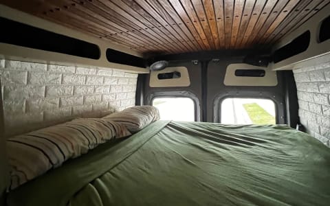 Luxury Campervan for 2-4 | Families & Pets all abo