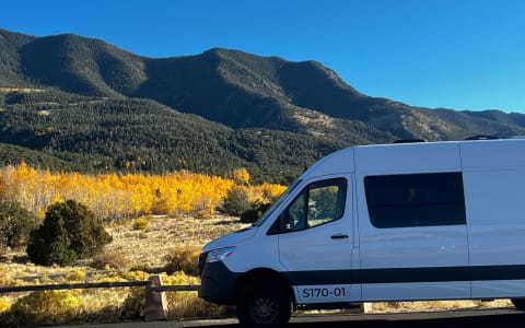 Luxury Campervan for 2-4 | Families & Pets all abo