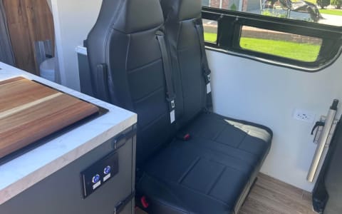 Luxury Campervan for 2-4 | Families & Pets all abo