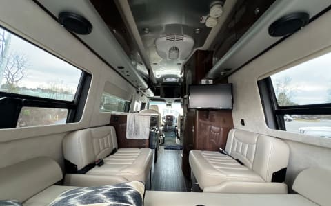 Airstream Interstate Lounge EXT Airstream Interstate Lounge EXT