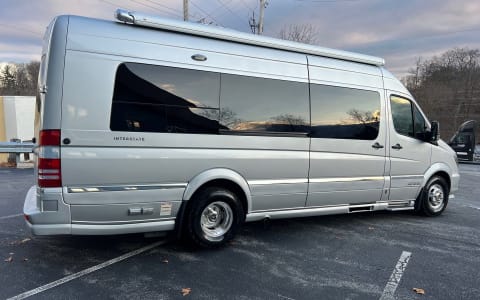 Airstream Interstate Lounge EXT Airstream Interstate Lounge EXT