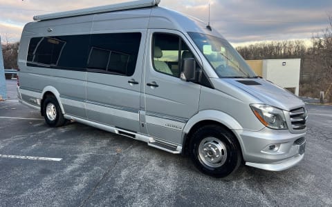 Airstream Interstate Lounge EXT Airstream Interstate Lounge EXT