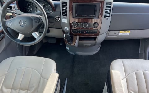 Airstream Interstate Lounge EXT Airstream Interstate Lounge EXT