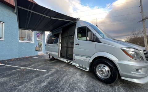 Airstream Interstate Lounge EXT Airstream Interstate Lounge EXT