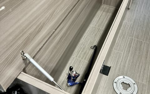 Luxury Van Getaway - Indoor & Outdoor HOT shower/t