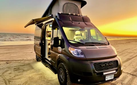 NEW! 2022 Thor Sequence 20J Luxury Family Adventur