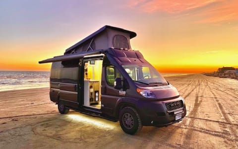 NEW! 2022 Thor Sequence 20J Luxury Family Adventur