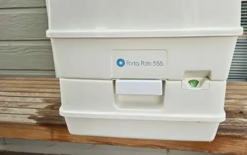 Thetford Porta potti 555