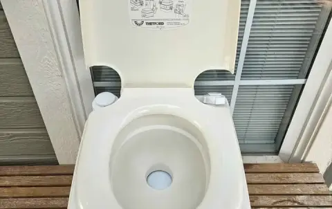 Thetford Porta potti 555