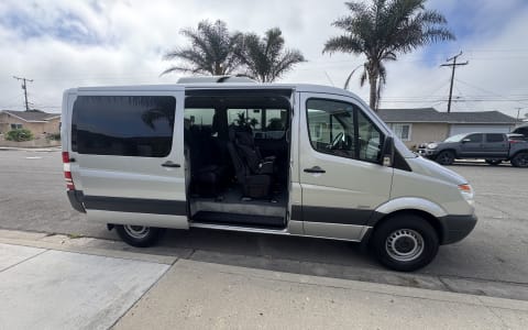 FAMILY WAGON / ROAD TRIP/ SPORT TEAMS !!!