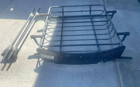 Thule Roof Rack w/ crossbars