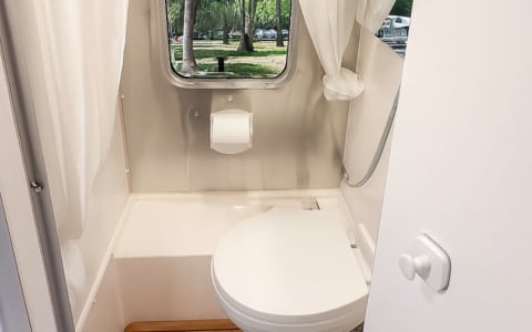 All Inclusive 2024 Airstream Bambi “Gladys”