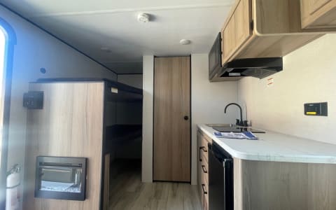 Cozy Compact Camper – Adventure Ready!