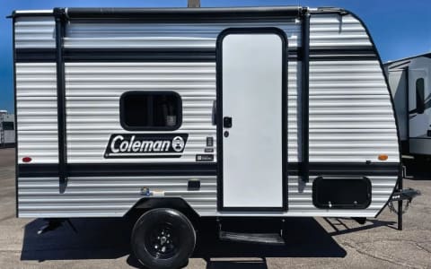 Cozy Compact Camper – Adventure Ready!