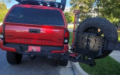SWINGOUT HITCH SPARE TIRE CARRIER, HIGH LIFT JACK 