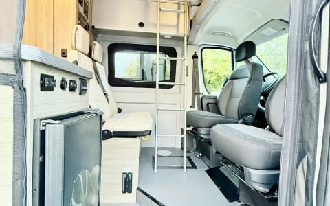 2022 Winnebago Solis 59P | New Host Discount | Por
