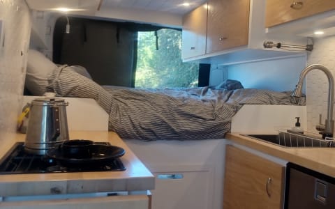 Off-Grid Ready RAM ProMaster | Queen + Twin Beds, 